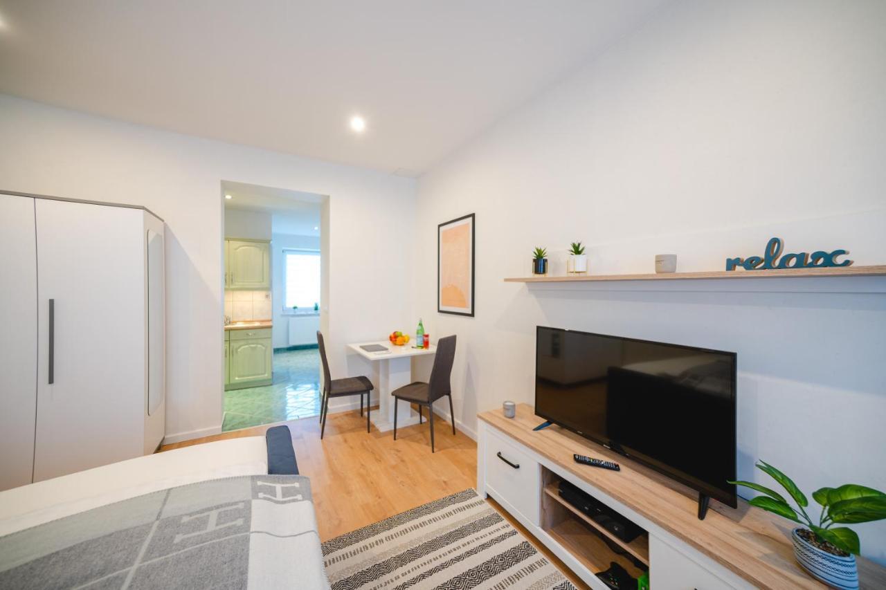 Ferienwohnung Jasmin - Gera Zentrum Neu Renoviert Exterior foto